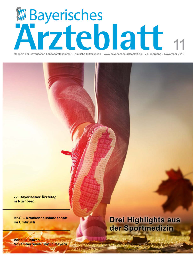 Titelblatt des Magazins "Bayerisches Ärzteblatt" (Ausgabe 11/2018) mit joggender Person von hinten, Fokus auf Laufschuh, herbstliche Szene, Thema Sportmedizin.